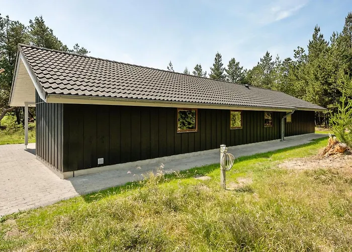 Jonas - 2-4km From The Sea By Interhome